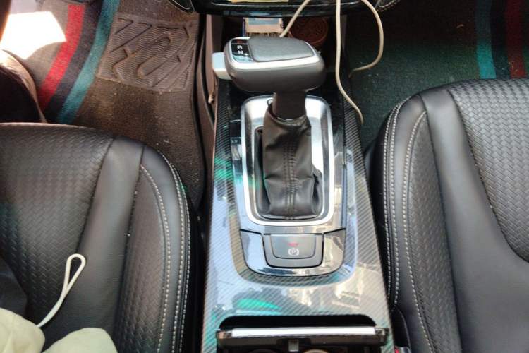 Used Luxgen U6 SUV 2017 Revised Version 1.6T Fashion Edition Gear Lever