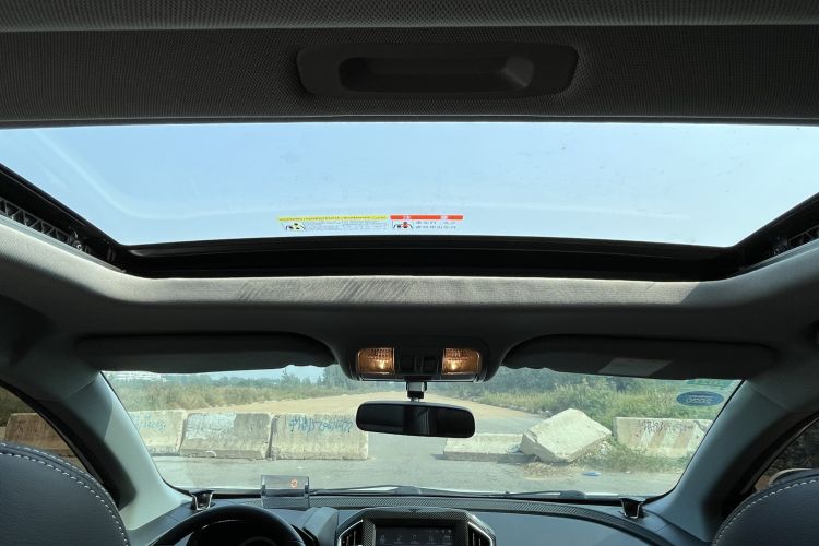 Used Luxgen U6 SUV 2017 1.8T ZhiZun Model Headliner