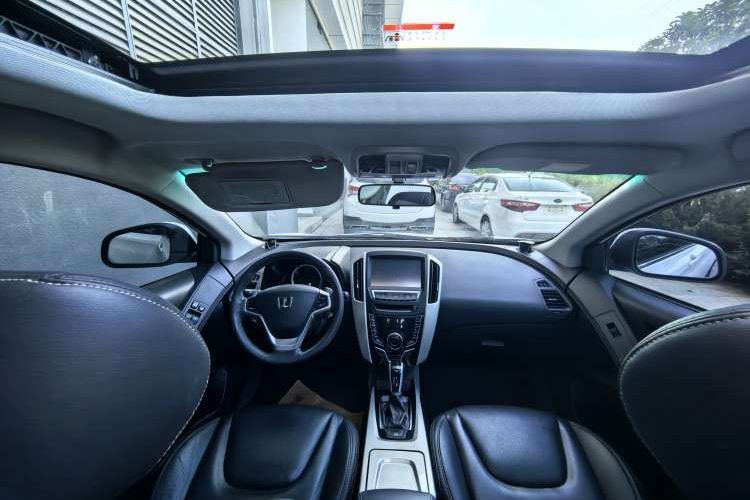 Used Luxgen U6 SUV 2017 1.8T Fashion-Upgraded Model Interior 1