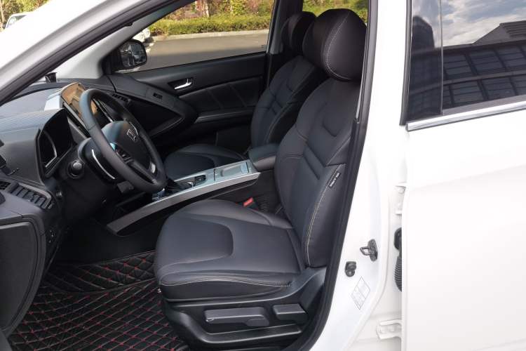 Used Luxgen U6 SUV 2017 1.8T Enhanced Charm Edition Interior 1