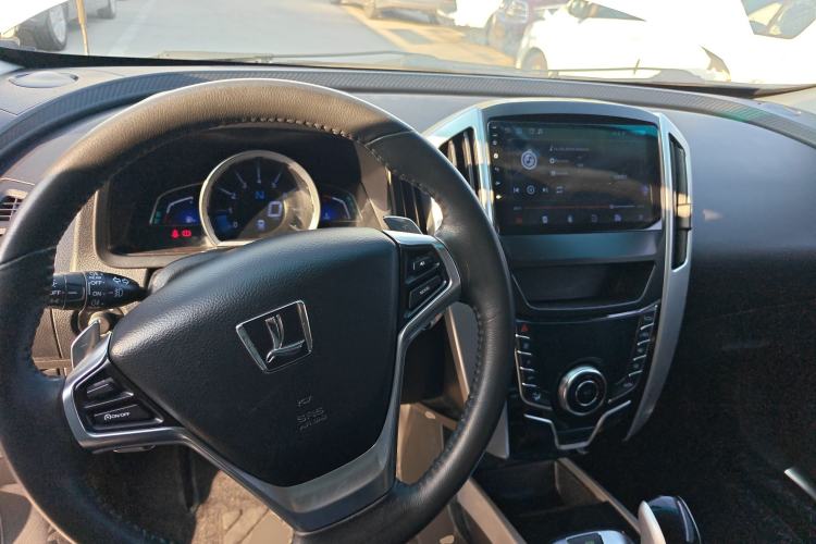 Used Luxgen U6 SUV 2017 1.8T Fashion-Upgraded Model Interior 2