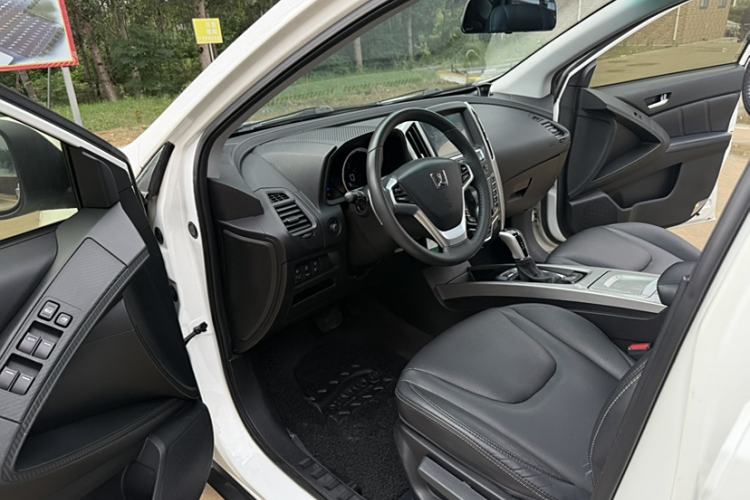 Used Luxgen U6 SUV 2017 1.8T Enhanced Charm Edition Interior 2