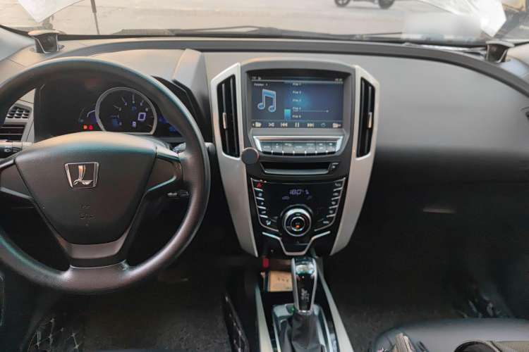 Used Luxgen U6 SUV 2017 1.8T Tech Value Model Interior 2