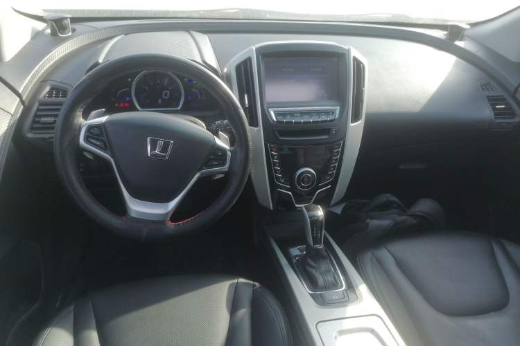 Used Luxgen U6 SUV 2017 1.8T Enhanced Charm Edition Interior 2