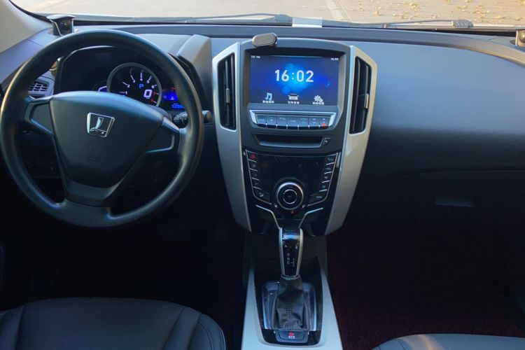 Used Luxgen U6 SUV 2017 1.8T Tech Value Model Interior 3