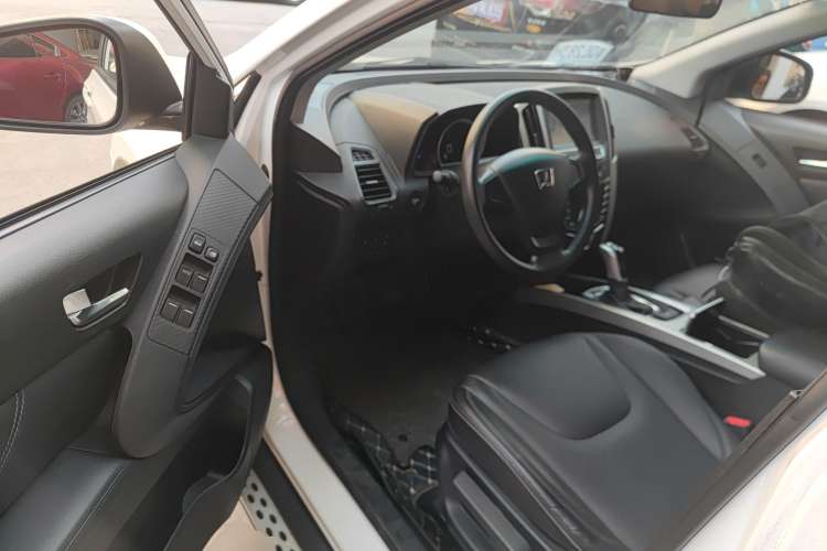 Used Luxgen U6 SUV 2017 1.8T Tech Value Model Interior 3