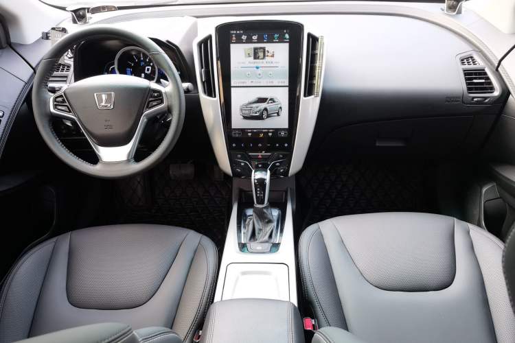 Used Luxgen U6 SUV 2017 1.8T Enhanced Charm Edition Interior 3
