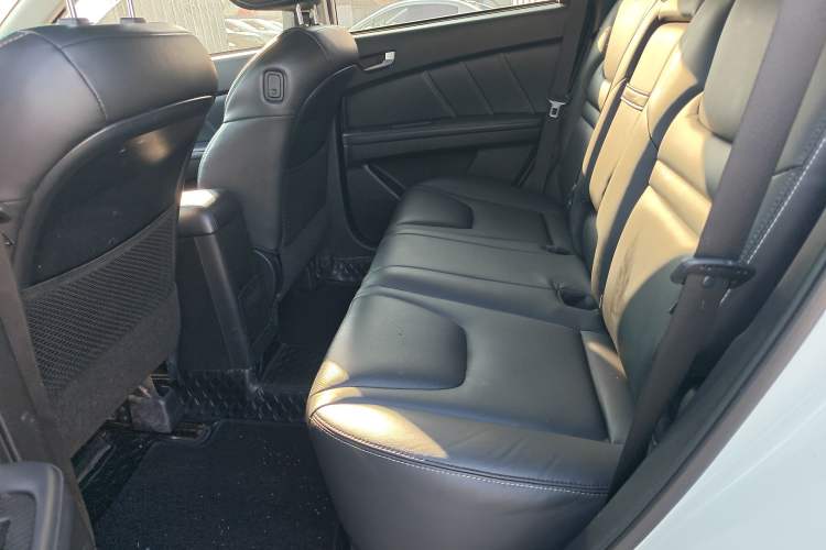 Used Luxgen U6 SUV 2017 1.8T Fashion-Upgraded Model Interior 4
