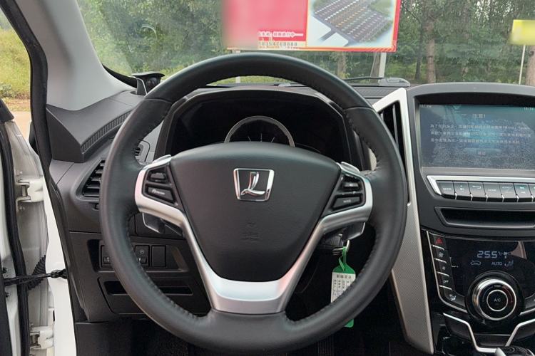 Used Luxgen U6 SUV 2017 1.8T Enhanced Charm Edition Interior 6