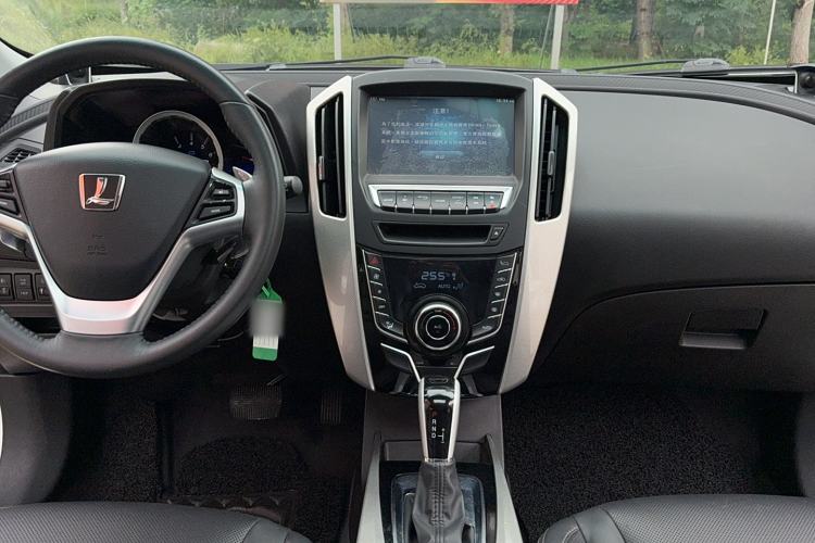 Used Luxgen U6 SUV 2017 1.8T Enhanced Charm Edition Interior 7