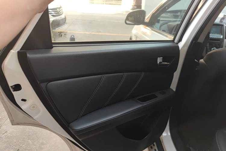 Used Luxgen U6 SUV 2017 1.8T Tech Value Model Interior 8