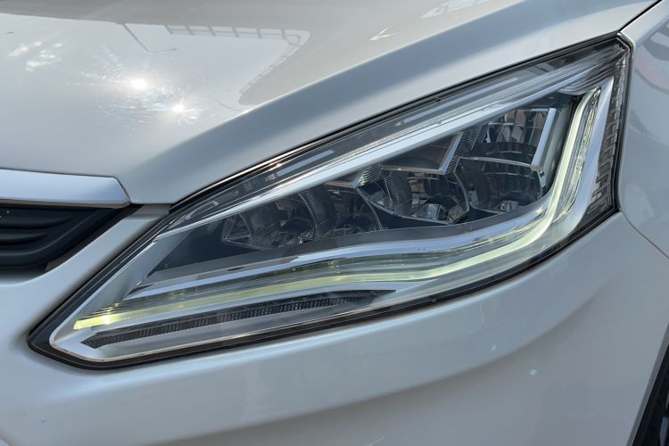 Used Luxgen U6 SUV 2017 1.8T ZhiZun Model Left Front Headlight