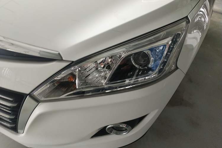 Used Luxgen U6 SUV 2017 1.8T Tech Value Model Left Front Headlight