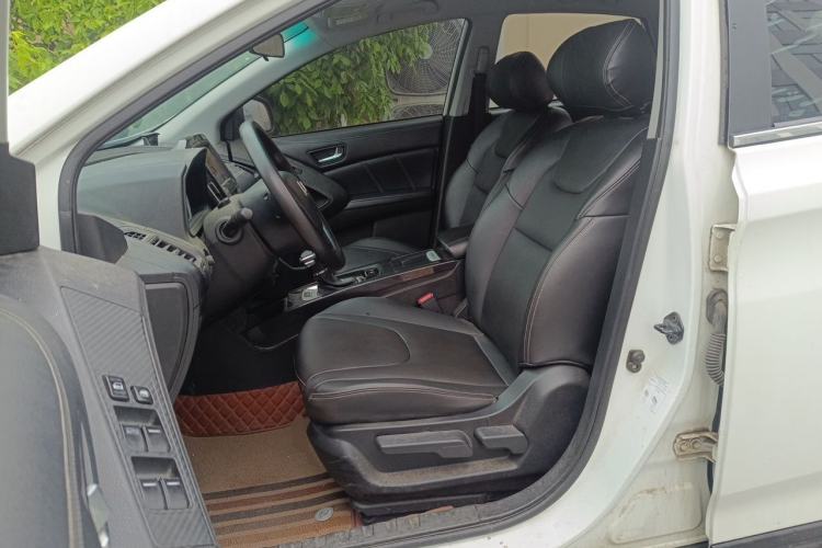 Used Luxgen U6 SUV 2017 Revised Version 1.6T New Innovation Type Left Front Seat