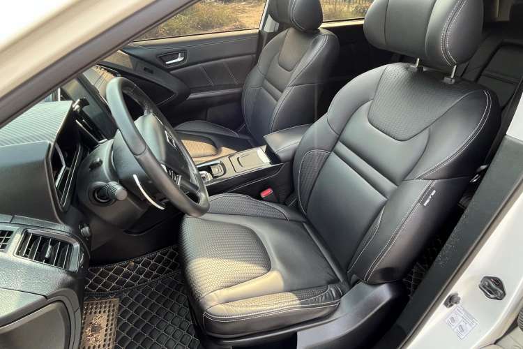 Used Luxgen U6 SUV 2017 1.8T ZhiZun Model Left Front Seat