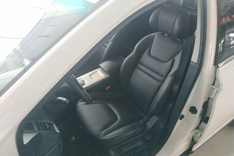Used Luxgen U6 SUV 2017 1.8T Tech Value Model Left Front Seat