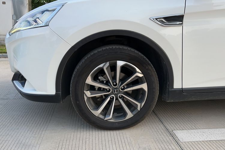 Used Luxgen U6 SUV 2017 Revised Version 1.6T Fashion Edition Left Front Wheel Hub