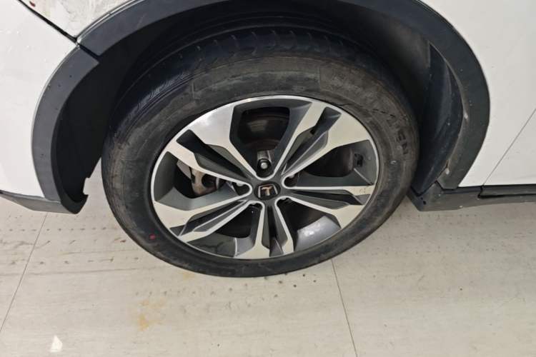 Used Luxgen U6 SUV 2017 1.8T Tech Value Model Left Front Wheel Hub