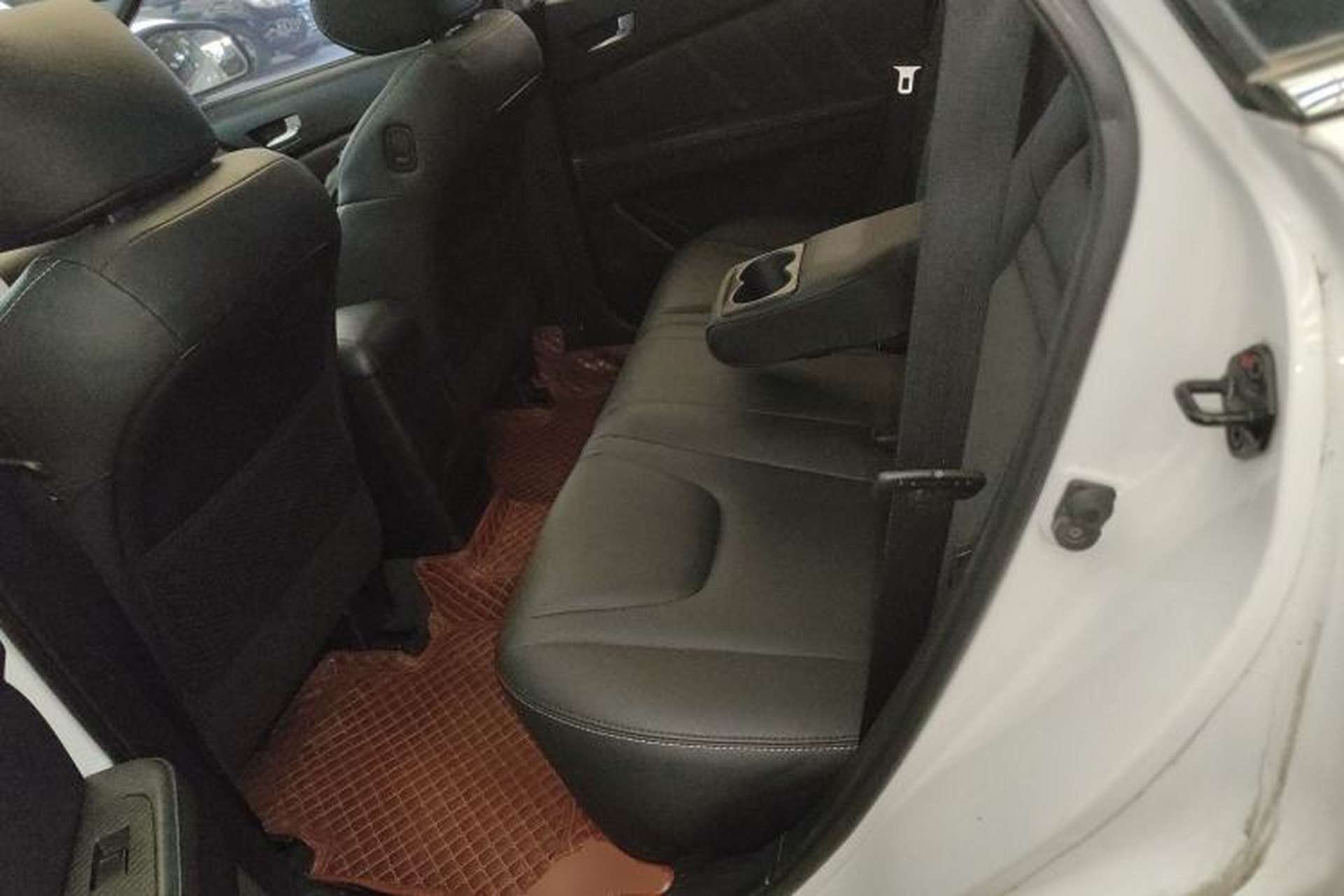 Used Luxgen U6 SUV 2017 1.8T Enhanced Charm Edition Left Rear Seat