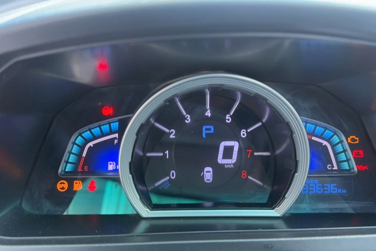 Used Luxgen U6 SUV 2017 1.8T Fashion-Upgraded Model Odometer Close Up