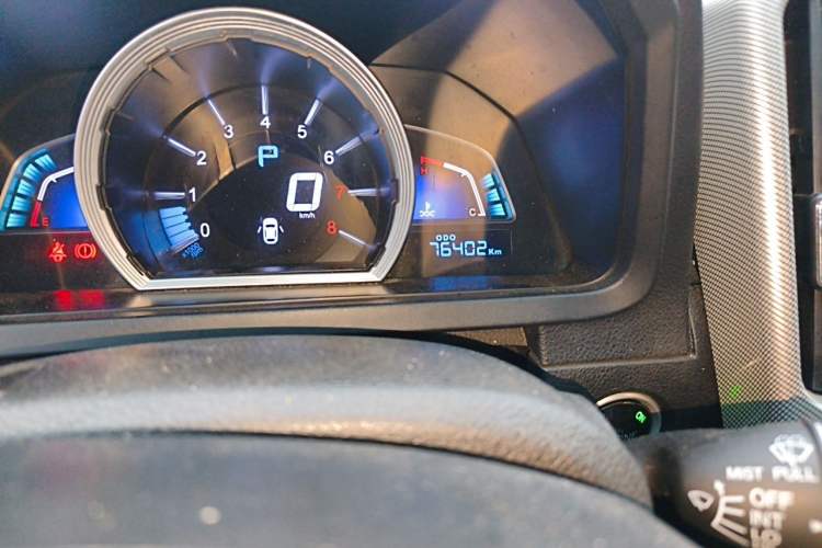 Used Luxgen U6 SUV 2017 1.8T Fashion-Upgraded Model Odometer Close Up