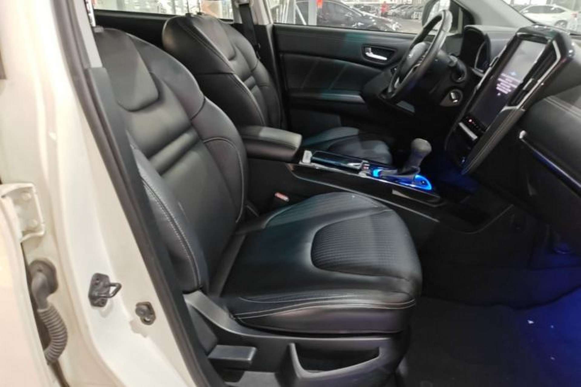 Used Luxgen U6 SUV 2017 Revised Version 1.6T Fashion Edition Right Front Seat