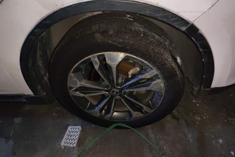 Used Luxgen U6 SUV 2017 1.8T Fashion-Upgraded Model Right Front Wheel Hub