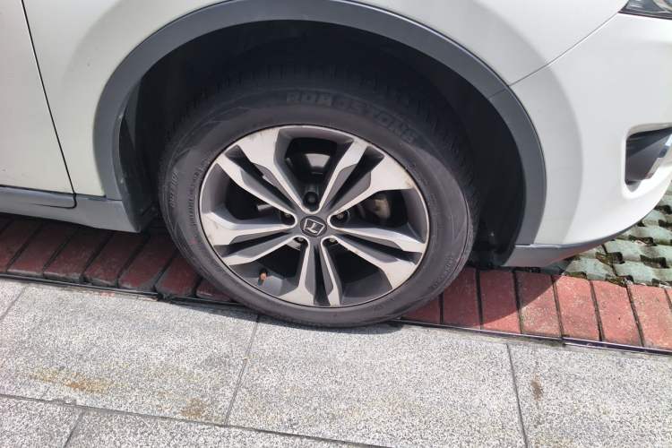Used Luxgen U6 SUV 2017 1.8T Tech Value Model Right Front Wheel Hub