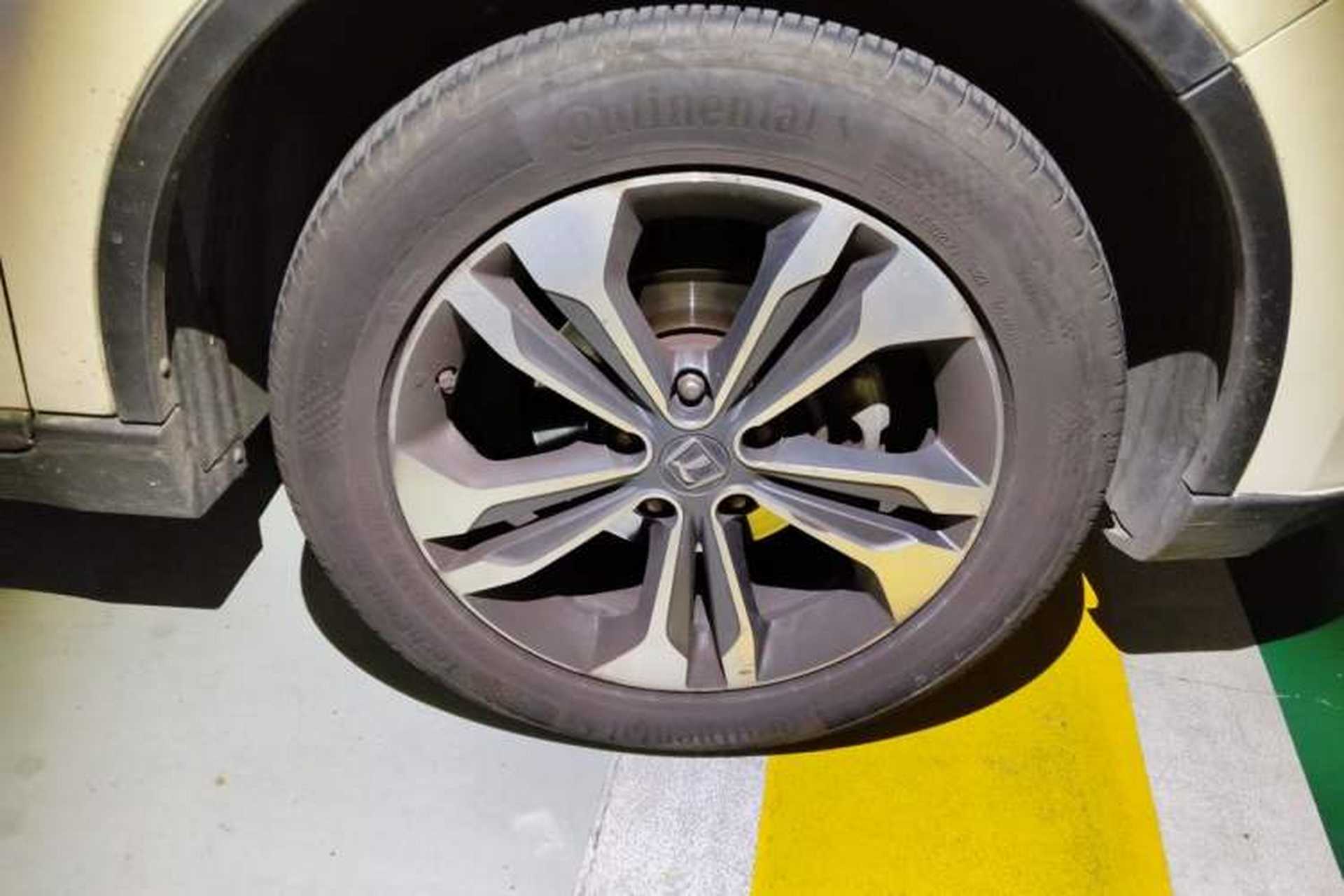 Used Luxgen U6 SUV 2017 1.8T Enhanced Charm Edition Right Front Wheel Hub