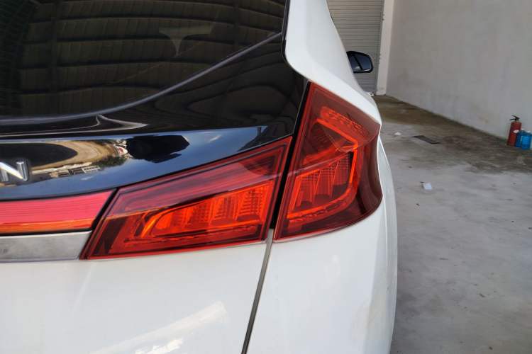 Used Luxgen U6 SUV 2017 Revised Version 1.6T Fashion Edition Right Rear Taillight