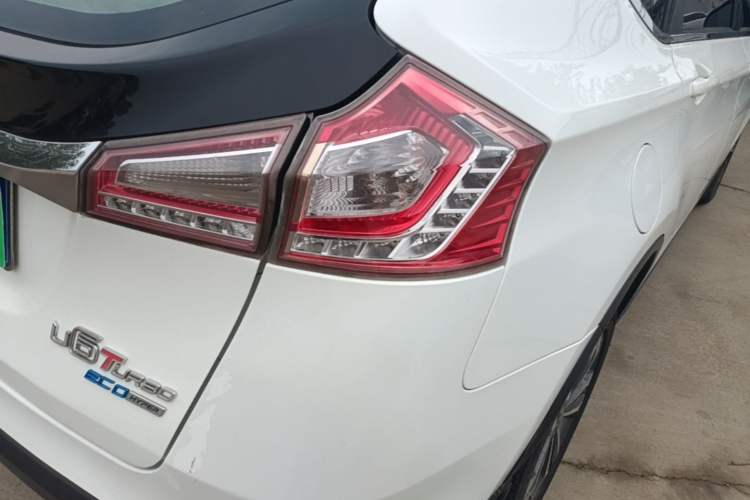 Used Luxgen U6 SUV 2017 1.8T Tech Value Model Right Rear Taillight
