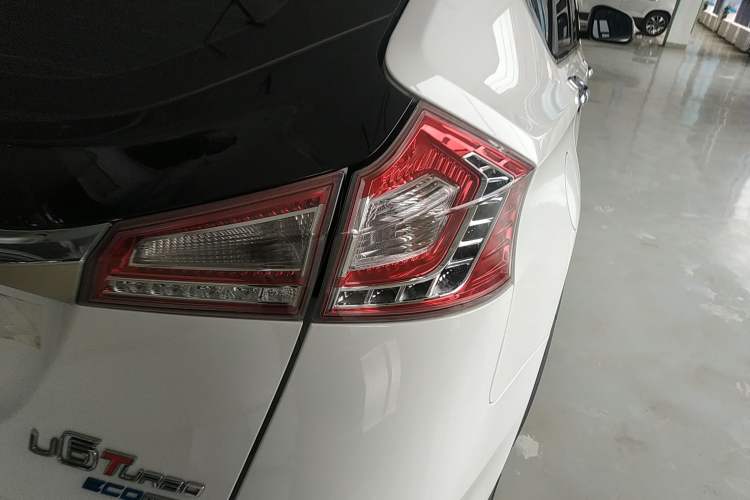 Used Luxgen U6 SUV 2017 1.8T Tech Value Model Right Rear Taillight