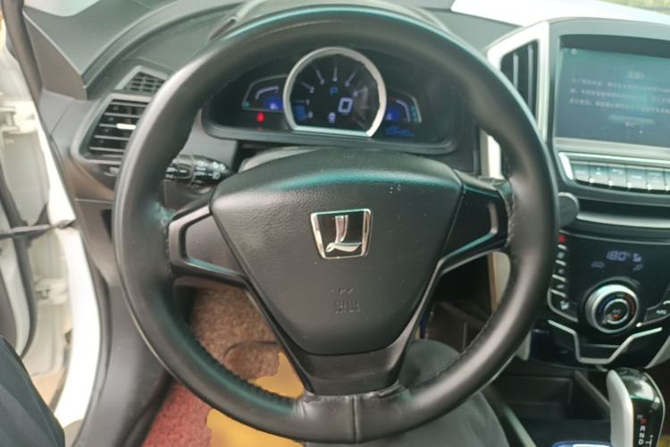 Used Luxgen U6 SUV 2017 1.8T Tech Value Model Steering Wheel