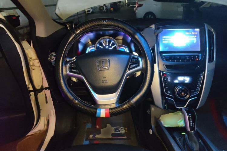 Used Luxgen U6 SUV 2017 1.8T Fashion-Upgraded Model Steering Wheel