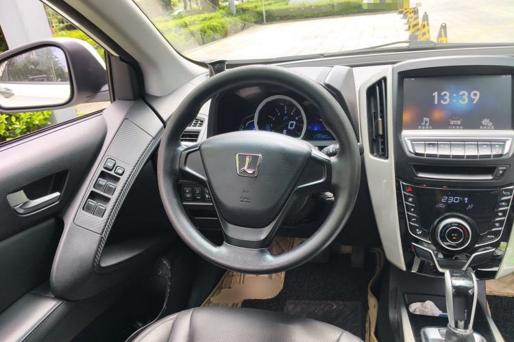 Used Luxgen U6 SUV 2017 1.8T Tech Value Model Steering Wheel