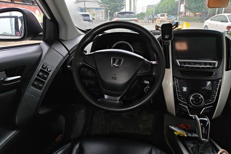 Used Luxgen U6 SUV 2017 1.8T Tech Value Model Steering Wheel