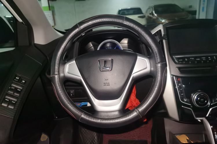 Used Luxgen U6 SUV 2017 1.8T Tech Value Model Steering Wheel