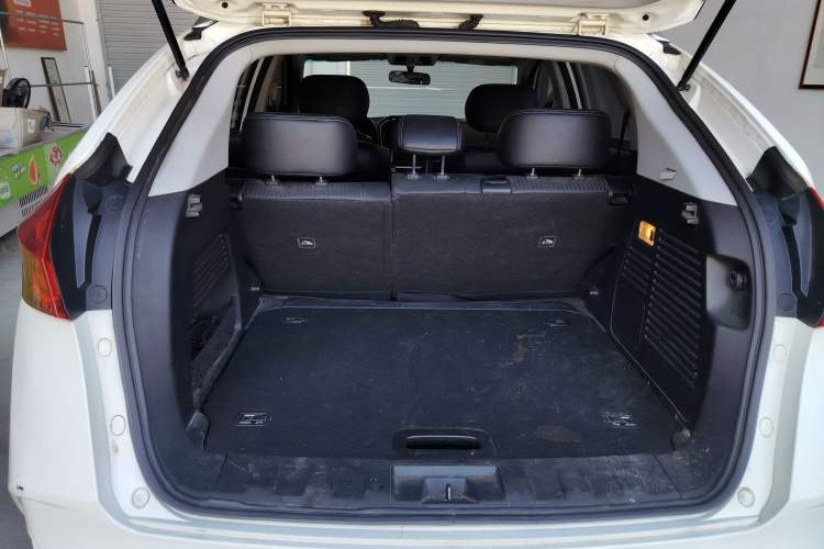 Used Luxgen U6 SUV 2017 Revised Version 1.6T Fashion Edition Trunk