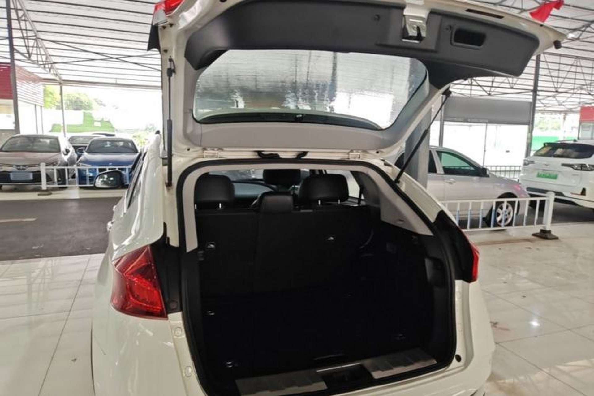 Used Luxgen U6 SUV 2017 Revised Version 1.6T Fashion Edition Trunk