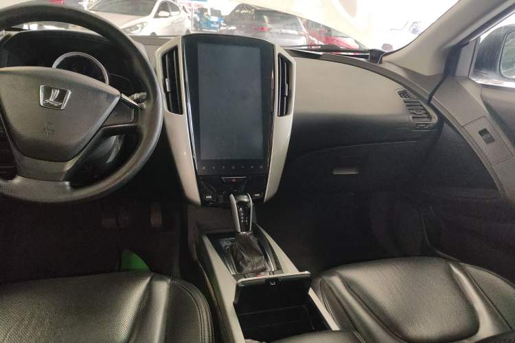 Used Luxgen U6 SUV 2018 1.8T Classic Comfort Edition Audio And AC Panel