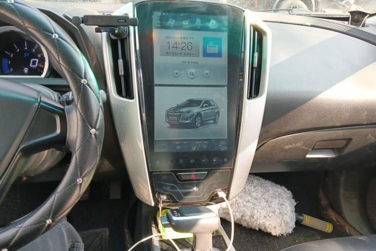 Used Luxgen U6 SUV 2018 1.8T Classic Edition Audio And AC Panel