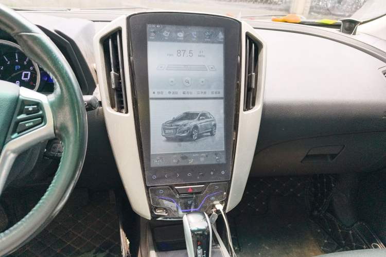 Used Luxgen U6 SUV 2018 1.8T Classic Sunroof Edition Audio And AC Panel