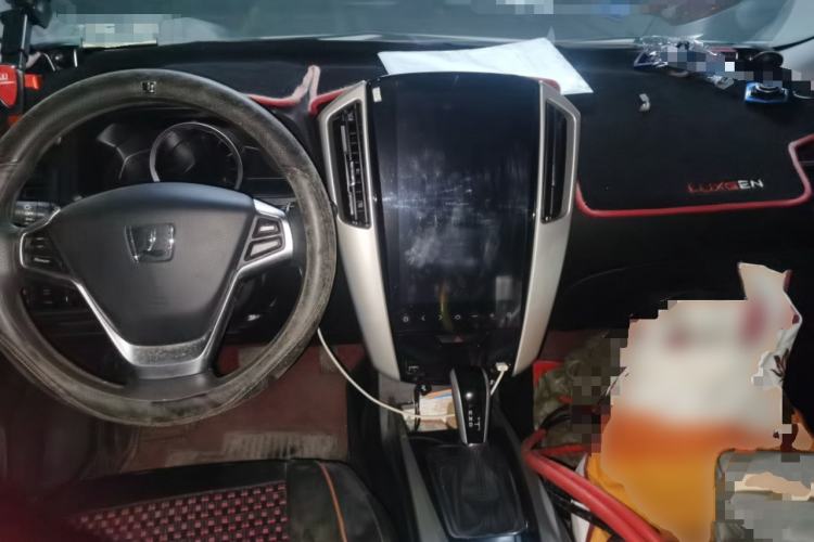 Used Luxgen U6 SUV 2018 1.8T Classic Comfort Edition Center Console