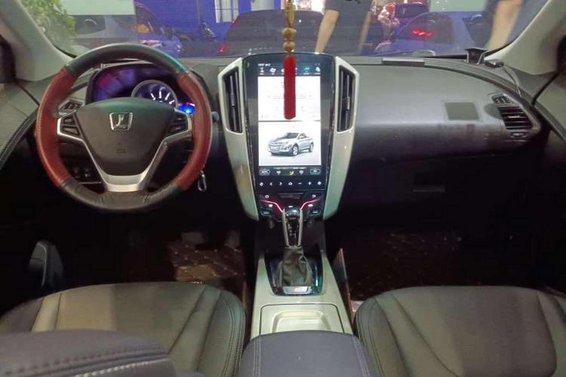 Used Luxgen U6 SUV 2018 1.8T Classic Sunroof Edition Center Console