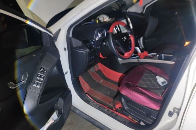 Used Luxgen U6 SUV 2018 1.8T Classic Sunroof Edition Driver Seat