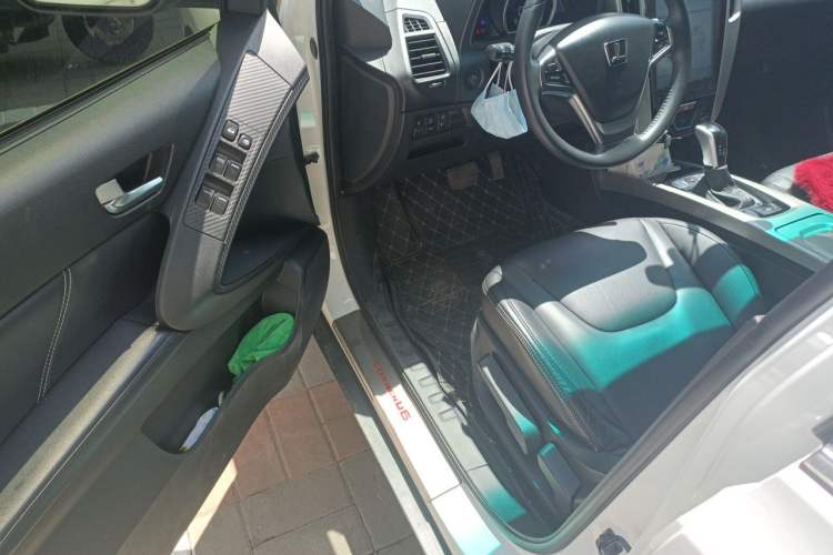 Used Luxgen U6 SUV 2018 1.8T Classic Sunroof Edition Driver Seat
