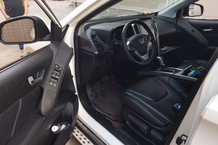 Used Luxgen U6 SUV 2018 1.8T Classic Sunroof Edition Driver Seat