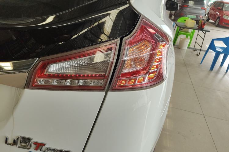 Used Luxgen U6 SUV 2018 1.8T Classic Comfort Edition Exterior 3