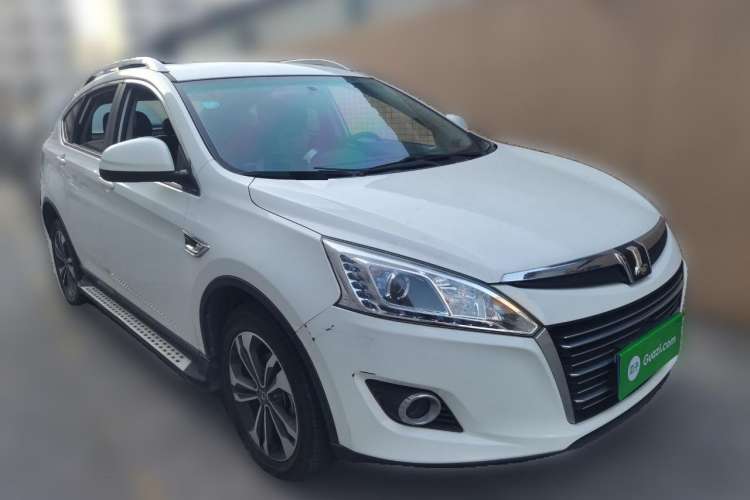 Used Luxgen U6 SUV 2018 1.8T Classic Sunroof Edition Front Right 45 Deg