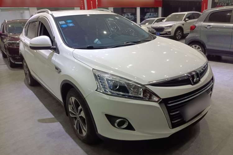 Used Luxgen U6 SUV 2018 1.8T Classic Sunroof Edition Front Right 45 Deg